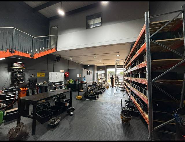 206M² WAREHOUSE TO LET IN SPARTAN